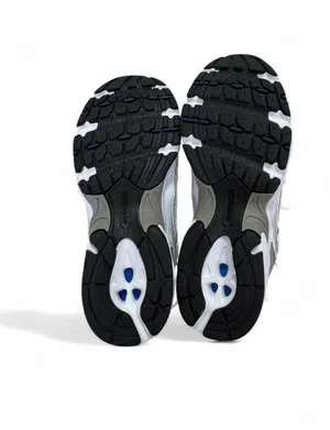 New Balance White and Gray Woman's Athletic RunningSneakers thumbnail 8