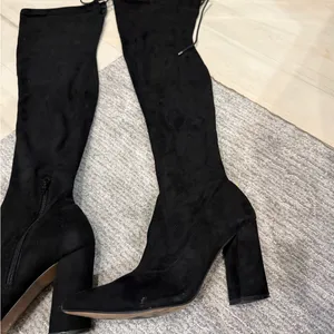 Amazon Black Knee High Over the Knee Black Heel Boots Size 7 thumbnail 3