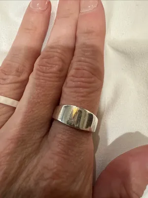 James Avery Silver Ring- Size 8- Retired Design thumbnail 8