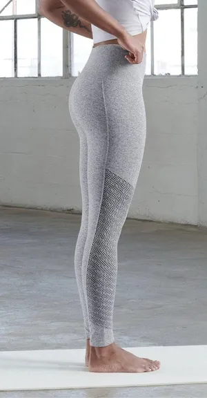 NEW Fabletics Sync Seamless High-Waisted 7/8 Legging thumbnail 4