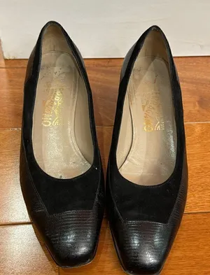 SALVATORE FERRAGAMO Black Suede ‎ and Leather Square Toe Heels Pumps Sz 8 thumbnail 1