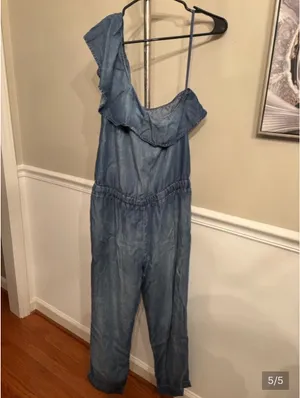 cloth & stone One-Shoulder Ruffle Chambray Jumpsuit in Denim Blue thumbnail 4