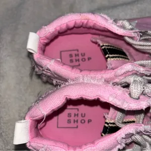 Shu shop 7 1/2 Pink Size 7.5 thumbnail 2