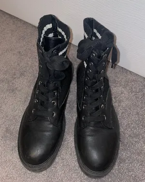 Steve Madden Boots thumbnail 1