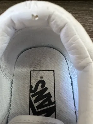 Vans White Low-Top Sneakers with Blue Accent thumbnail 6