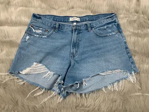 Abercrombie & Fitch Curve Love Boyfriend Short Mid Rise Distressed 33/16 thumbnail 1