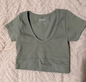 Garage V-neck crop top thumbnail 1