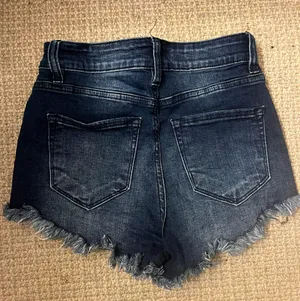 Jean Shorts thumbnail 2