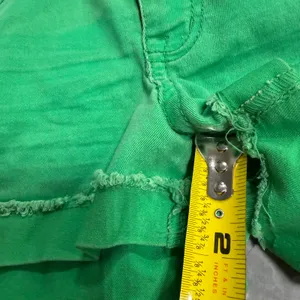 LEI Ashley Low Rise Denim Shorts Kelly Green Frayed Hem Size 7 Regular Y2K thumbnail 3