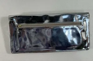 Hobo International Silver Patent Leather Twist Lock Closure Wallet Clutch Womens thumbnail 4