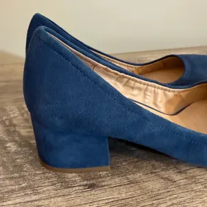 Franco Sarto Fausta Low Heels Pumps Women’s Size 6 Blue Suede Office Modest thumbnail 4