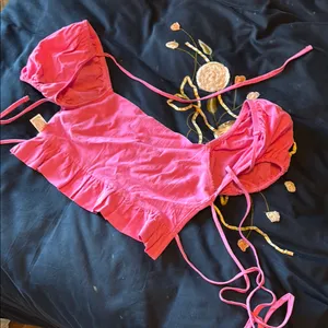 Pink Puff Sleeve Crop Top Size M thumbnail 2