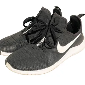 Nike Size 9.5 Free TR 8‎ Training Running Shoes Sneakers Black White Low Top thumbnail 1