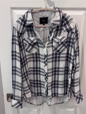Rails‎ Classic White & Navy Plaid Button-Down Shirt size Medium thumbnail 4
