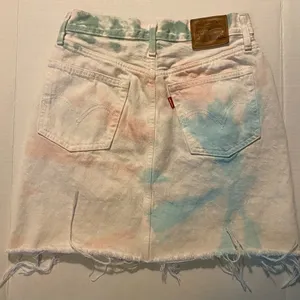 Levi’s Premium Skirt thumbnail 2