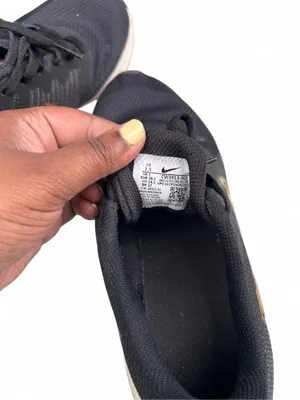 Nike Downshifter 11 Black Gold Running Sneakers Women’s 7.5 Athleisure Gym Shoes thumbnail 4