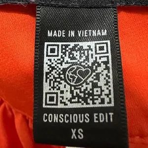 383 Express | NWOT Orange Satin Mock Neck Halter Top (size XS) thumbnail 7