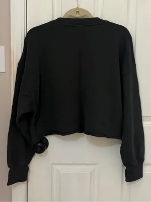 OFFLINE by Aerie Running Late Crewneck Cropped Sweatshirt in Black thumbnail 7