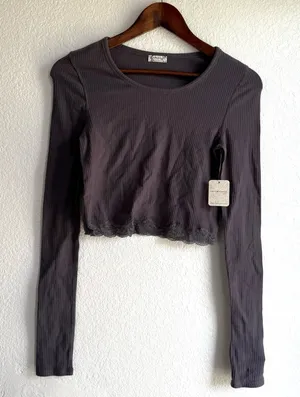 NEW Free People Womens Shirt Top Gray Boulevard Ribbed Lace Hem Size Medium thumbnail 1