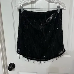 NWT Avec Les Filles Womens Black Sequin Fringe Short‎ Mini Skirt size small thumbnail 2