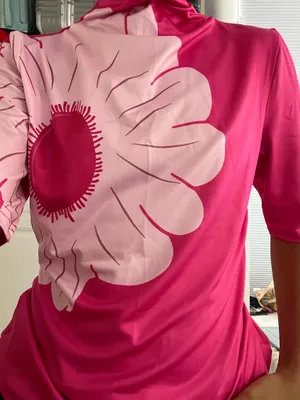 Pink flower top Size M thumbnail 2