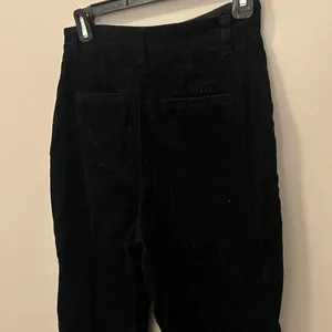 UNIQLO wide leg corduroy black high rise pants size 4! thumbnail 11
