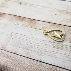 Vintage Hatpin - Gold Tone with Praying Hands thumbnail 3