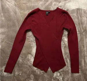 Windsor Sweater Women’s Size M Maroon/Burgundy V-Neck Ribbed Pullover Sweater thumbnail 1