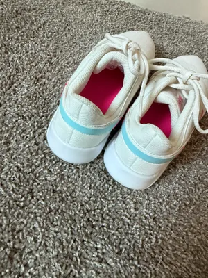 Nike Tennis Shoes Women’s thumbnail 5