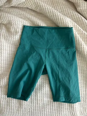 Lululemon Athletica Wunder Train High-Rise Shorts Kelly Green size 6 thumbnail 3