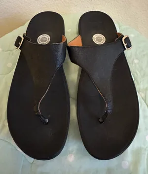 Fitflop Black Textured Sandals Womens size 10 thumbnail 1