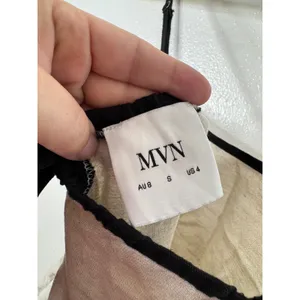 MVN Elliana Maxi Dress Beige Black Trim Linen Blend Relaxed Small thumbnail 9