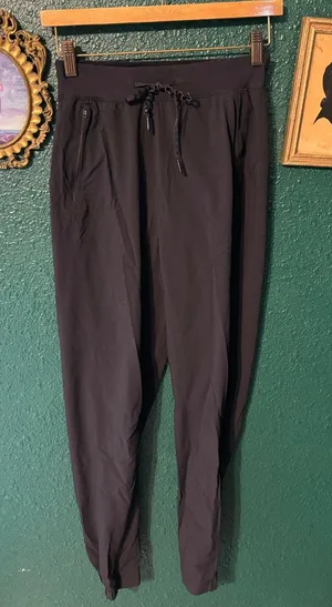 Lululemon License to Train High-Rise Pant Sz 4 Black thumbnail 1