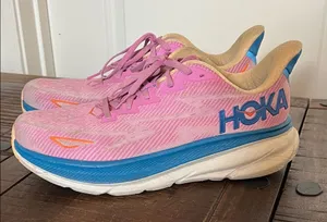 Hoka Clifton 9 Running Athletic Shoes in a pink Sz 10 Women's F27223D thumbnail 1