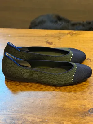 Rothy’s The Flat Highland Captoe NWOB Olive Navy Washable Flats Size 9 thumbnail 5