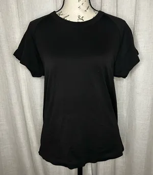 Women's XL Old Navy Fluid Seamless Fitted T-Shirt thumbnail 1
