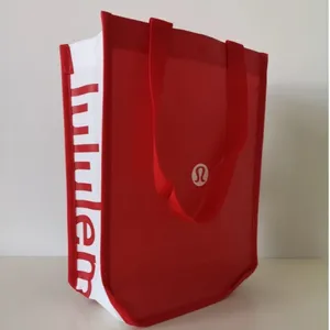 New LULULEMON Red LOGO Reusable Shopping Gym Lunch Bag Small thumbnail 2