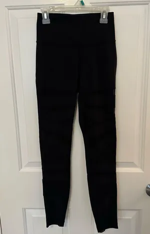 Lululemon leggings size  4 black thumbnail 1