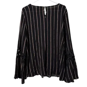 ODDY Women Size‎ Medium Crocheted Bell Sleeve Blouse Boho Hippie Peasant Rayon thumbnail 2