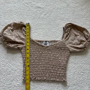 J.O.A. Taupe Polka Dot Smocked Puff Sleeve Crop Top Small Milkmaid Coquette Boho thumbnail 4