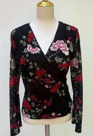 VTG Y2K Fashion Bug Floral Lace Top XL Black‎ Red Bell Sleeve Whimsigoth Vampy thumbnail 1