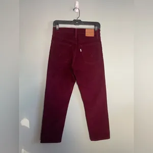 Women’s Levi Maroon Corduroy Wedgie Straight Button Fly Pants Sz 26x26 thumbnail 7