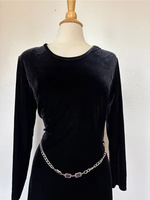 Vintage Solid Black Long Sleeve Velvet Dress with Chain Belt thumbnail 2
