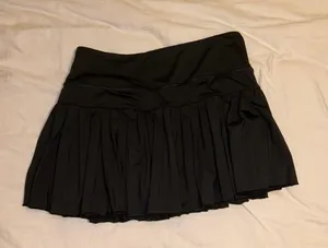 Black pleated skirt thumbnail 2