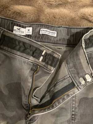 Hollister Camo Pants High-Rise Jogger medium thumbnail 2