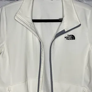 Women’s the north face jacket thumbnail 4