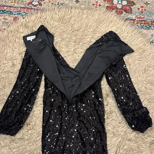 NWOT WAYF sequined black dress XS thumbnail 6