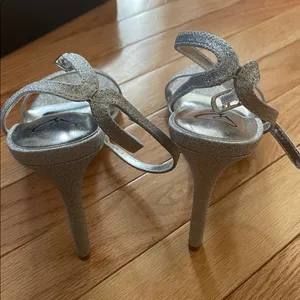 Windsor Silver Glitter Heels Strappy Size 8 Prom Party Evening Wedding thumbnail 4
