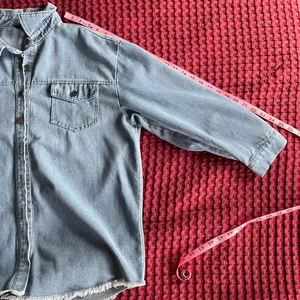 Women’s Oversized Denim Shacket Shirt Jacket Light Wash Frayed Hem Size M thumbnail 10