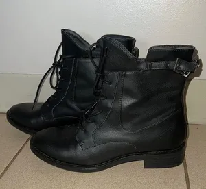 Black Boots Size 9 thumbnail 1